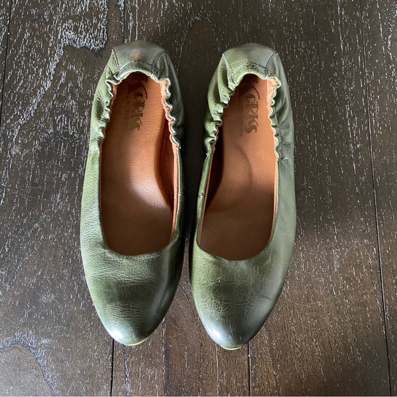 Korks Julie Pine Forest Green Leather Ballet Flats‎ Scrunch Fall Academia 6.5 - Picture 1 of 12